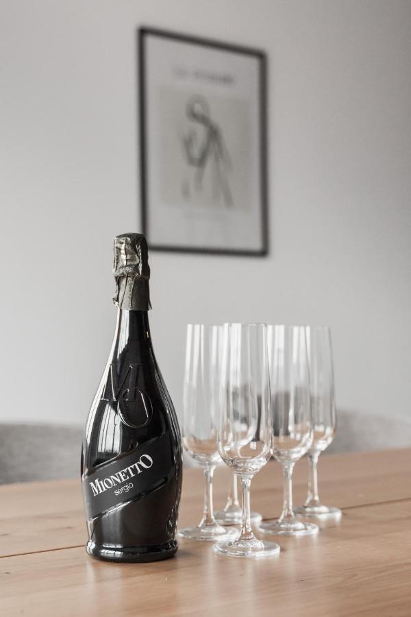 Appartamento Skylark - Stockholm Penthouse With Jacuzzi, Movie Theater & Panoramic View Braşov